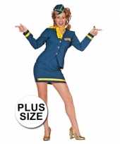 Grote maten carnavalspak stewardess